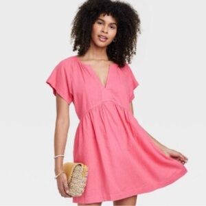 Universal Thread Vibrant Pink Top